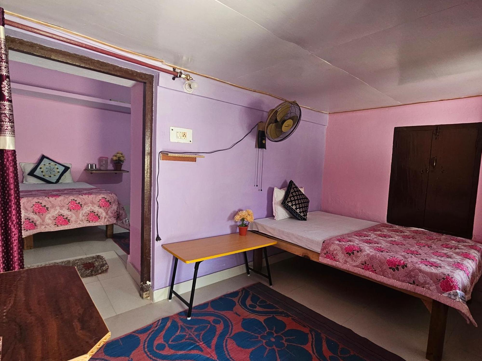 Katyuri Kings Divine Stay- Babaji'S Cave Dwarahat Room photo